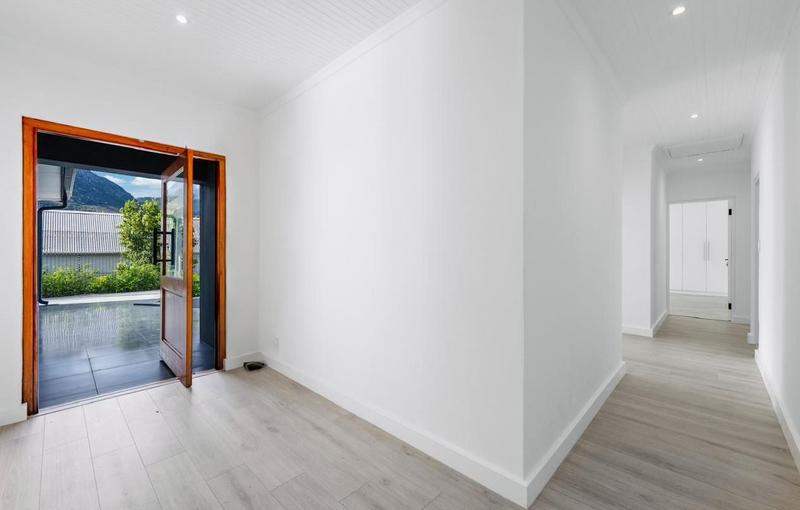3 Bedroom Property for Sale in Hout Bay Western Cape